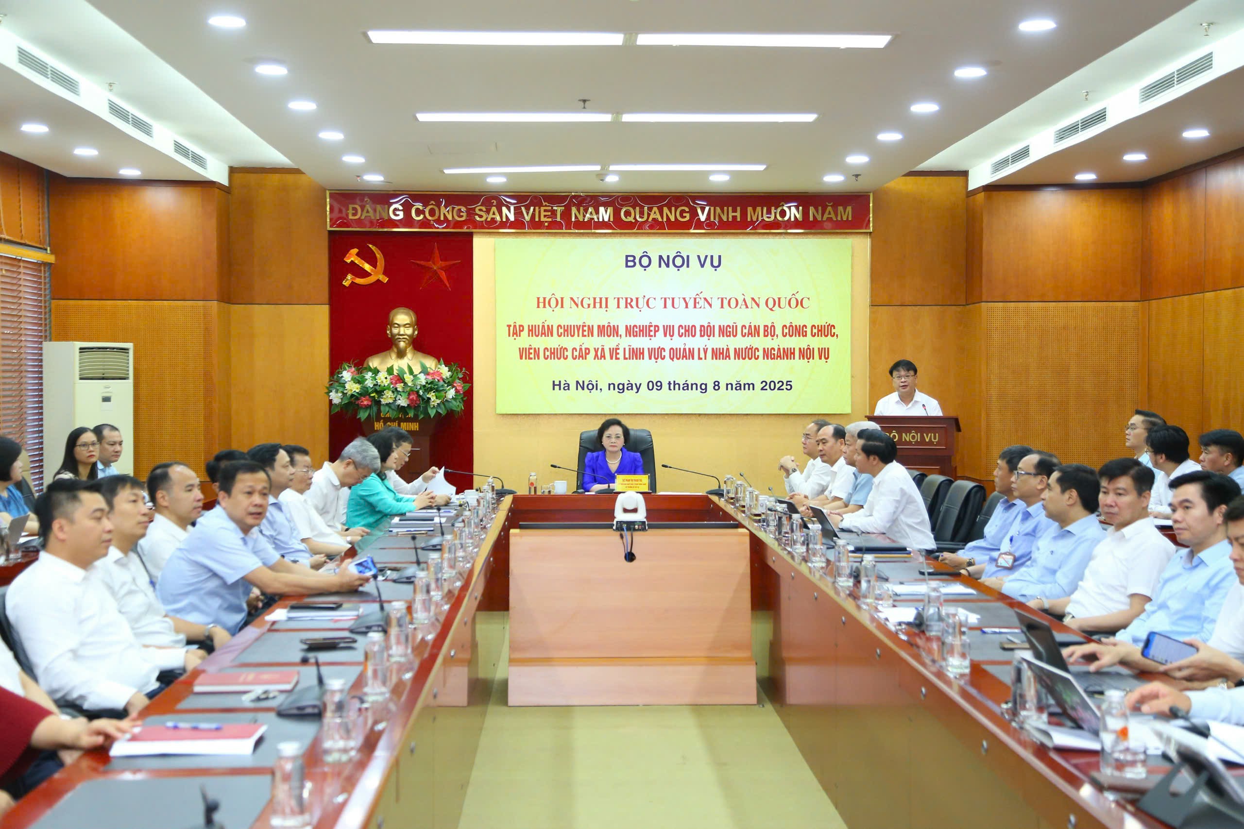 Tập huấn chuyên môn nghiệp vụ cho cán bộ công chức, viên chức cấp xã