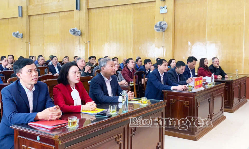Hội nghị tiếp xúc giữa cử tri với những người ứng cử đại biểu Quốc hội khóa XVI, đơn vị bầu cử số 6