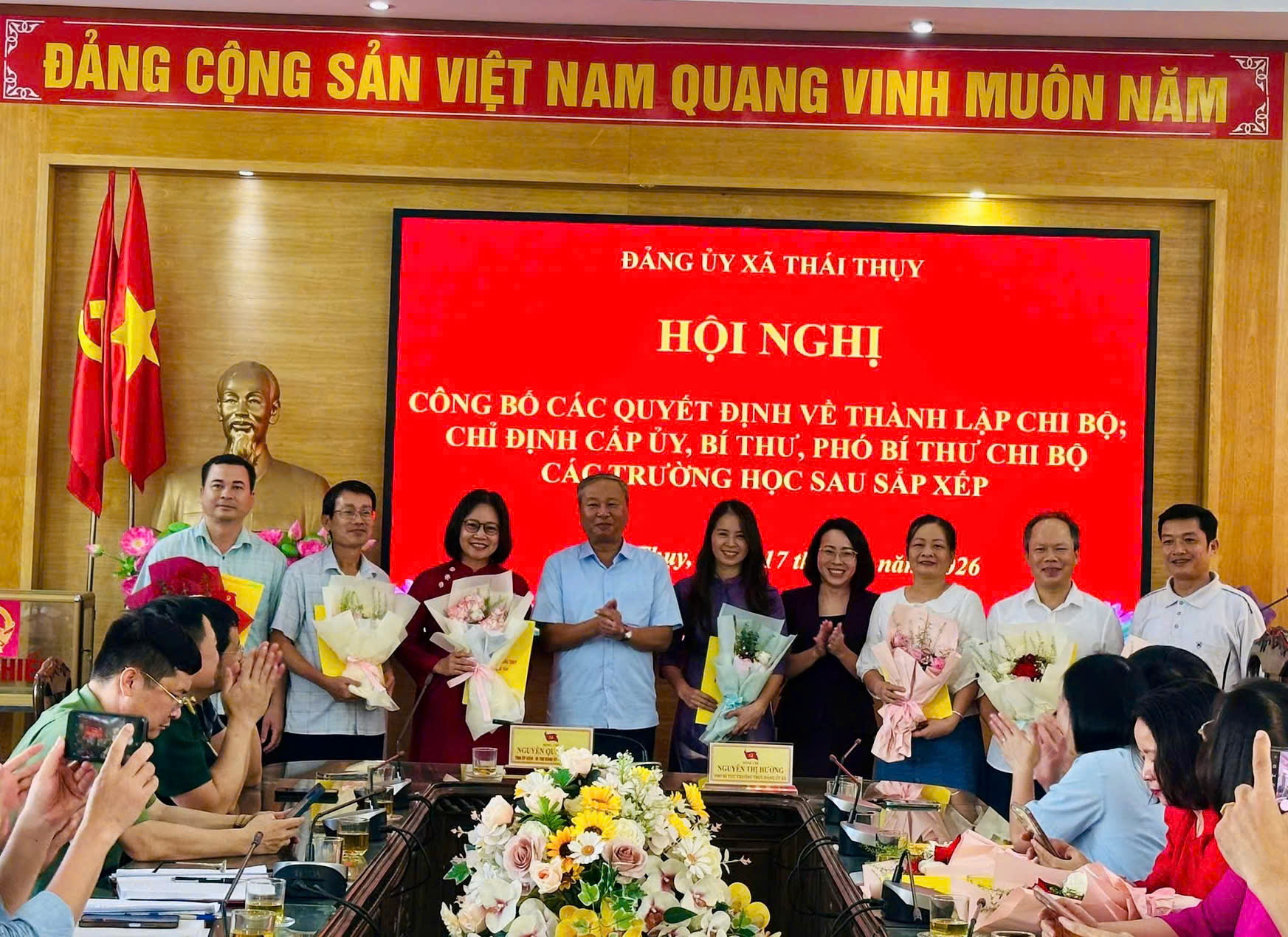 Đảng ủy xã Thái Thụy công bố các quyết định kiện toàn tổ chức Đảng trong trường học sau sắp xếp, sáp nhập