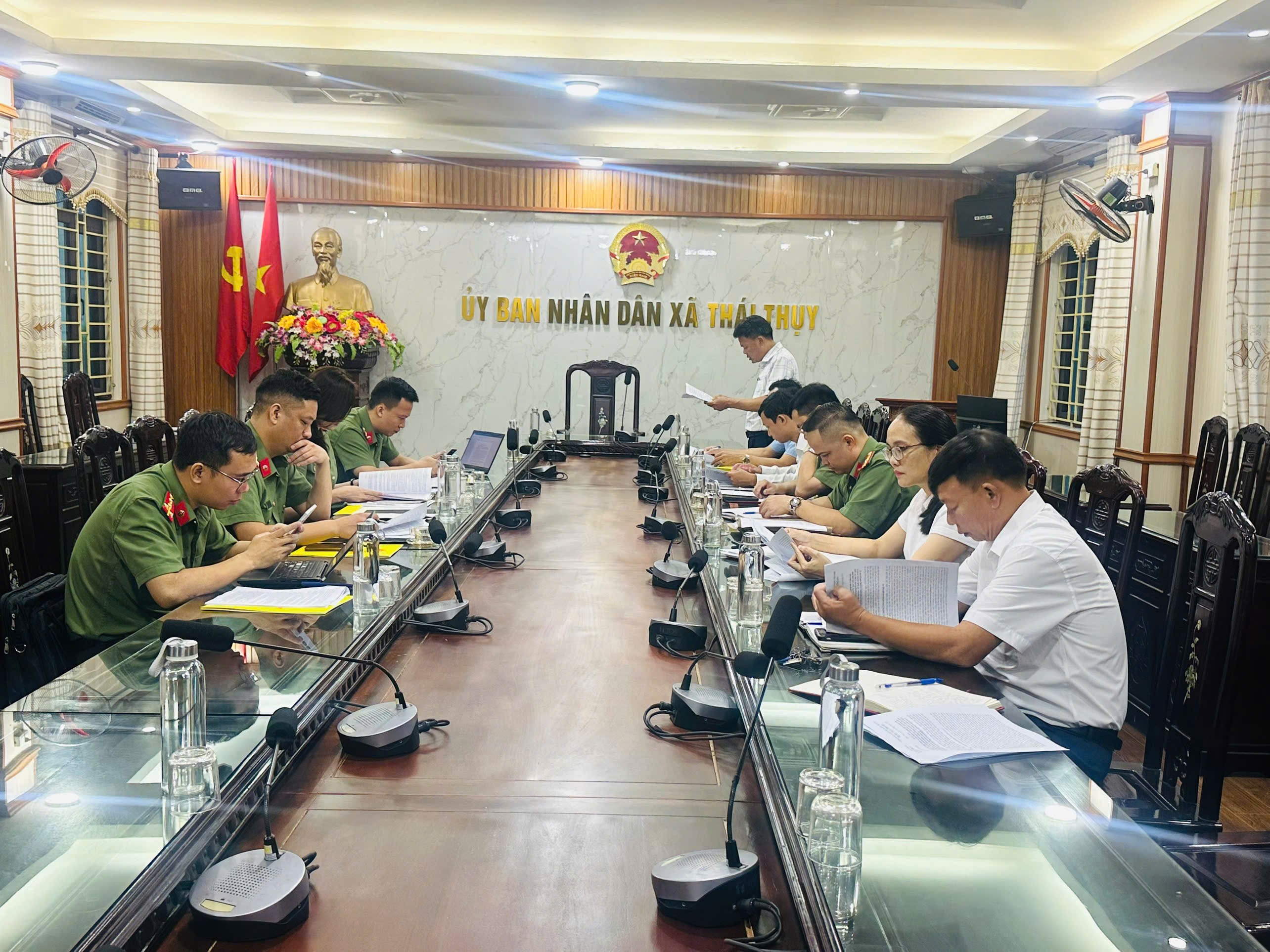 Công an tỉnh Hưng Yên thanh tra công tác quản lý xuất nhập cảnh, cư trú của người nước ngoài và phòng, chống khủng bố tại xã Thái Thụy