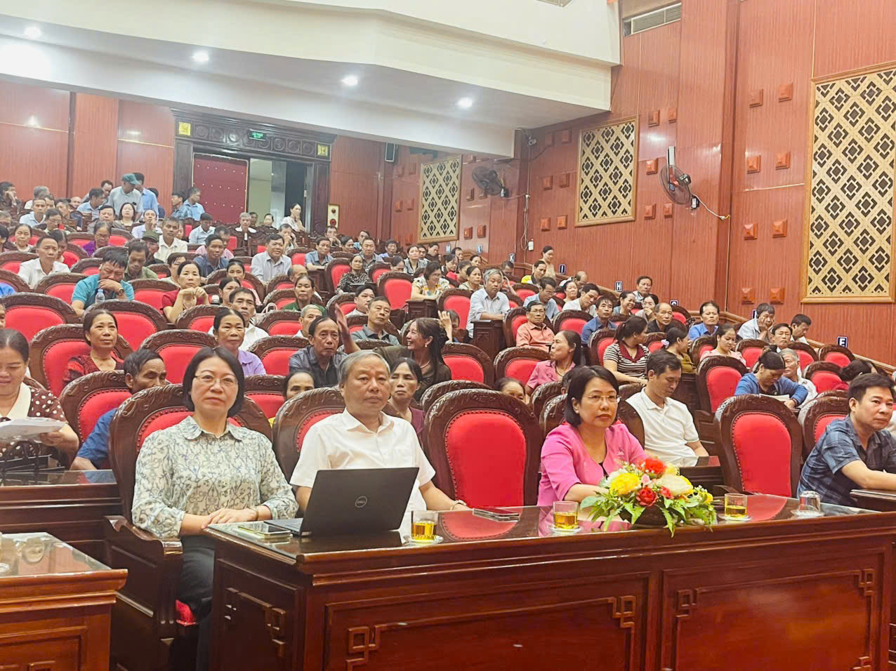 Bồi dưỡng lý luận chính trị, nghiệp vụ công tác Hội Nông dân cho cán bộ Chi hội