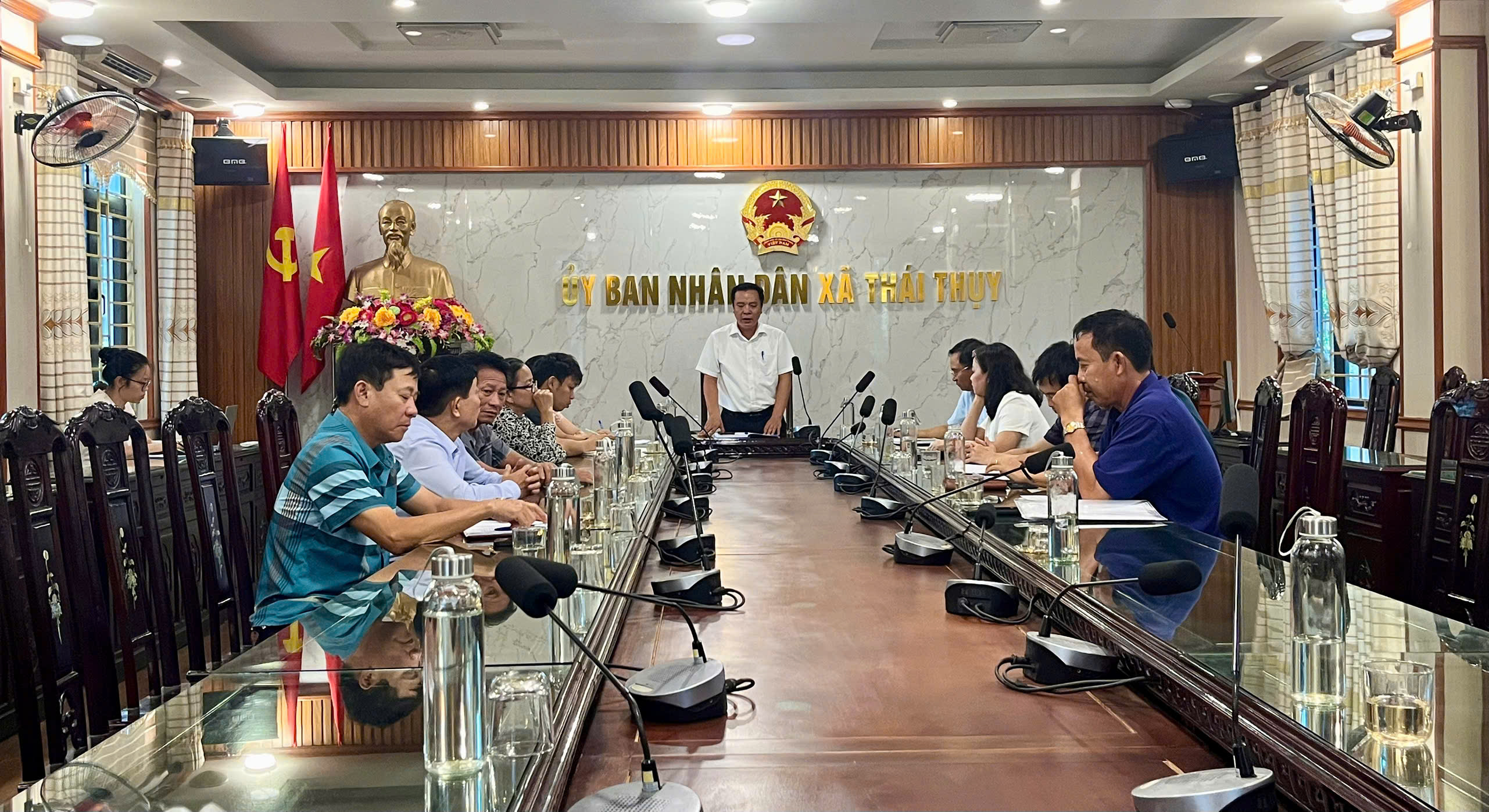 UBND xã Thái Thụy làm việc, làm rõ phản ánh của công dân về ảnh hưởng do thi công tuyến đường bộ ven biển
