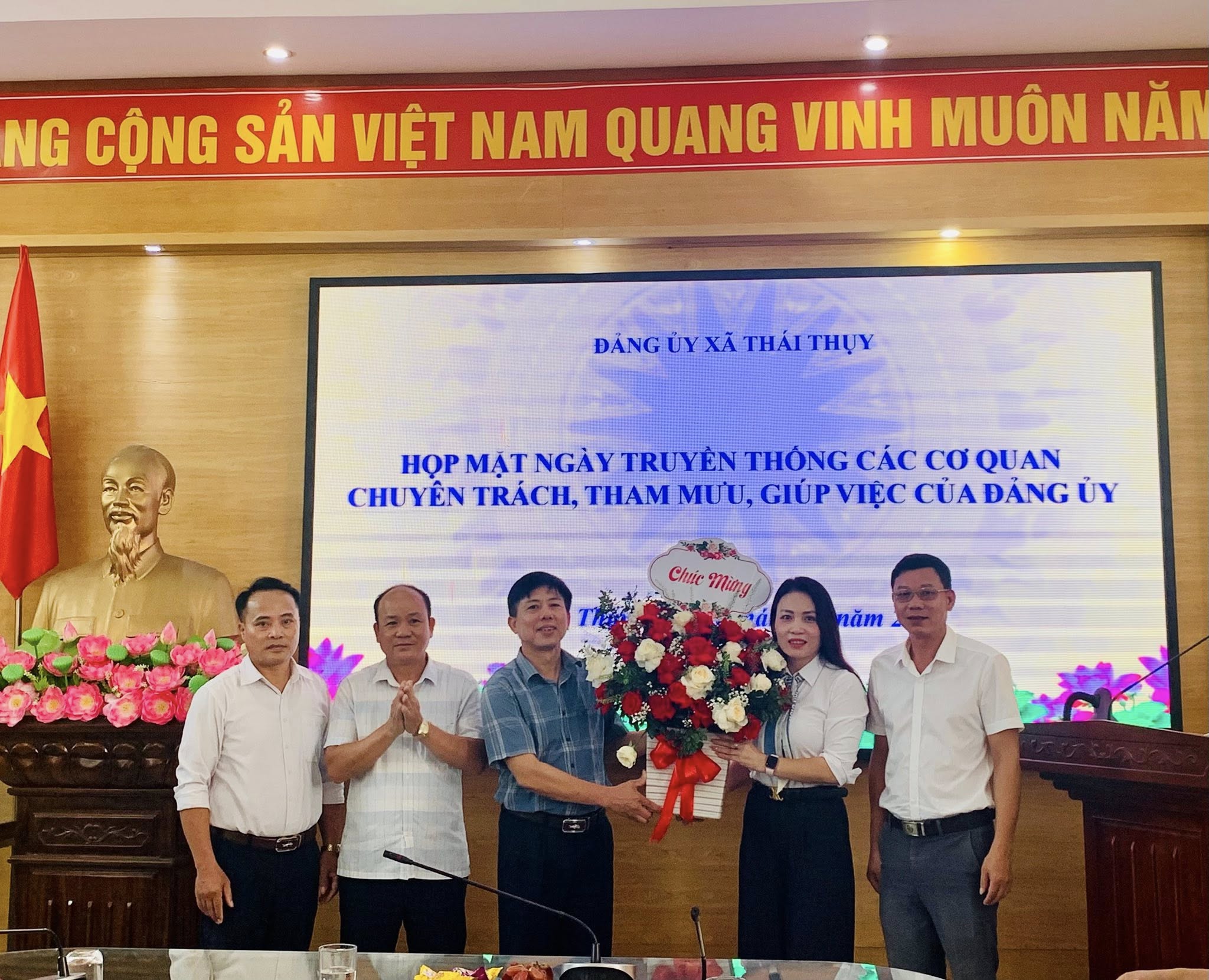 Chào mừng kỷ niệm 95 năm Ngày truyền thống Văn phòng cấp ủy (18/10/1930-18/10/2025)