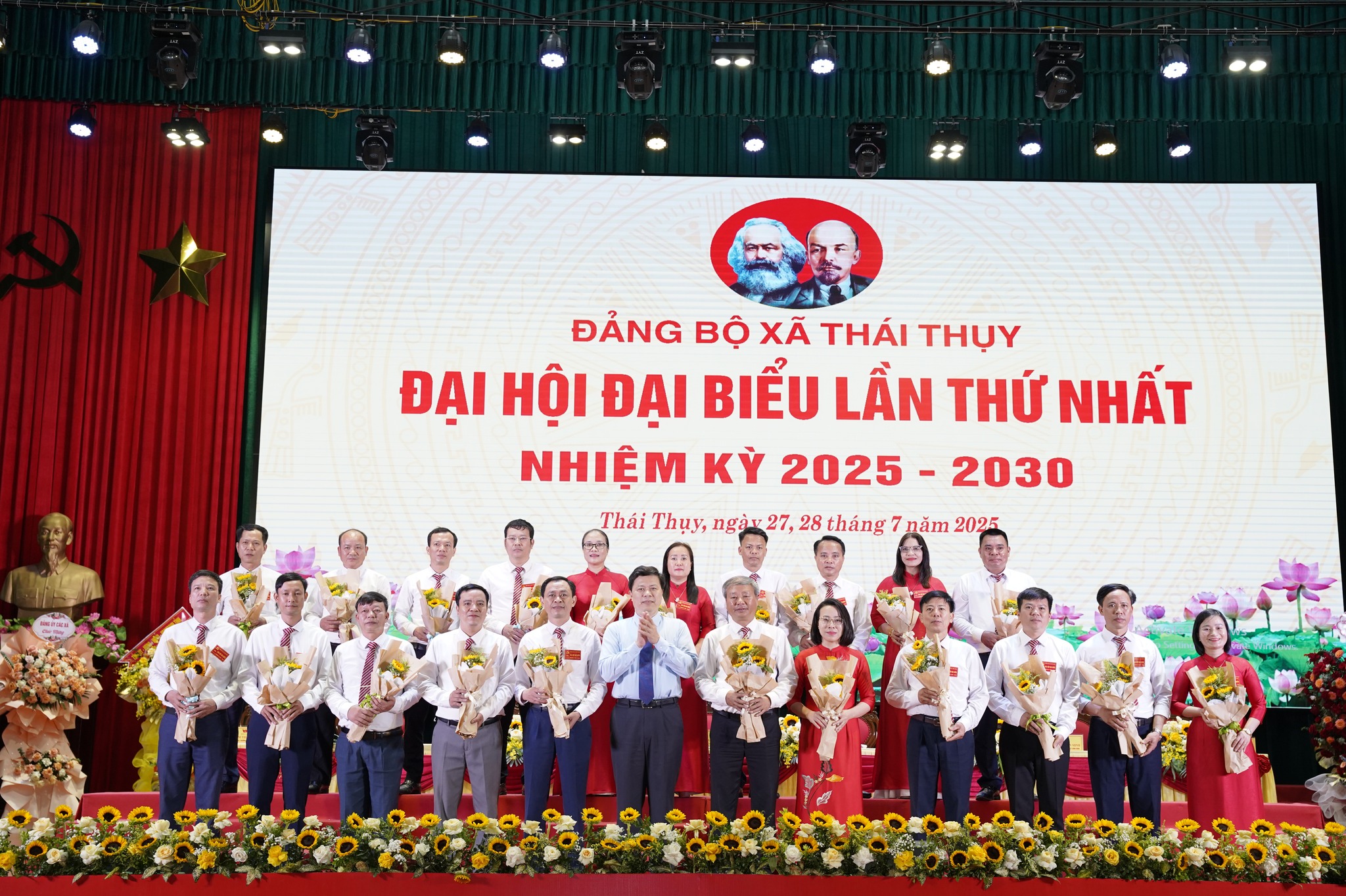 Phát huy truyền thống yêu nước, đẩy mạnh phong trào thi đua – Khí thế mới, niềm tin mới vì mục tiêu phát triển hùng cường, thịnh vượng
